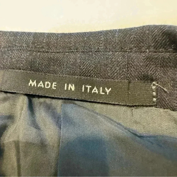 Armani collezioni men’s blazer black w/ very fine stripe 100% wool sz EU… - Picture 3 of 9